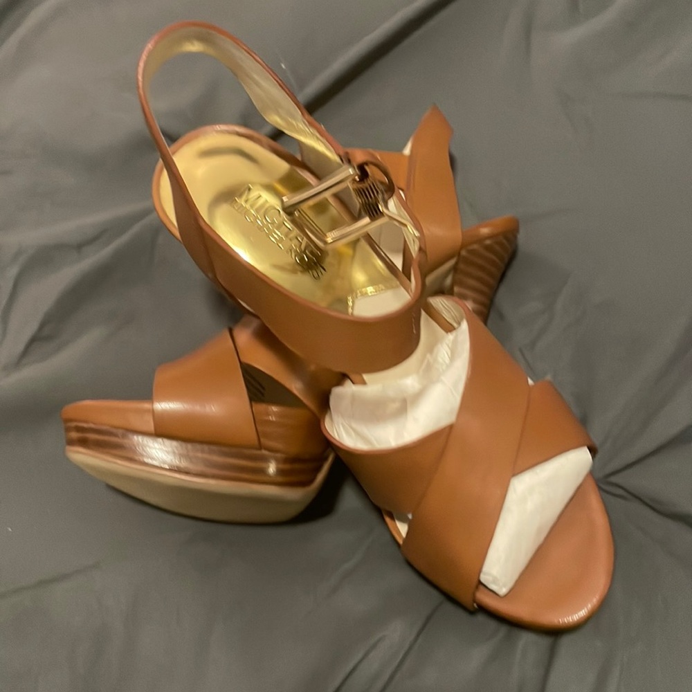 Women’s shoes